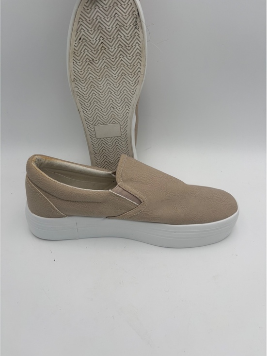 Shoes - Comfort Every Step Womans 9 Slip-On Casual Shoes in Beige with White Sole